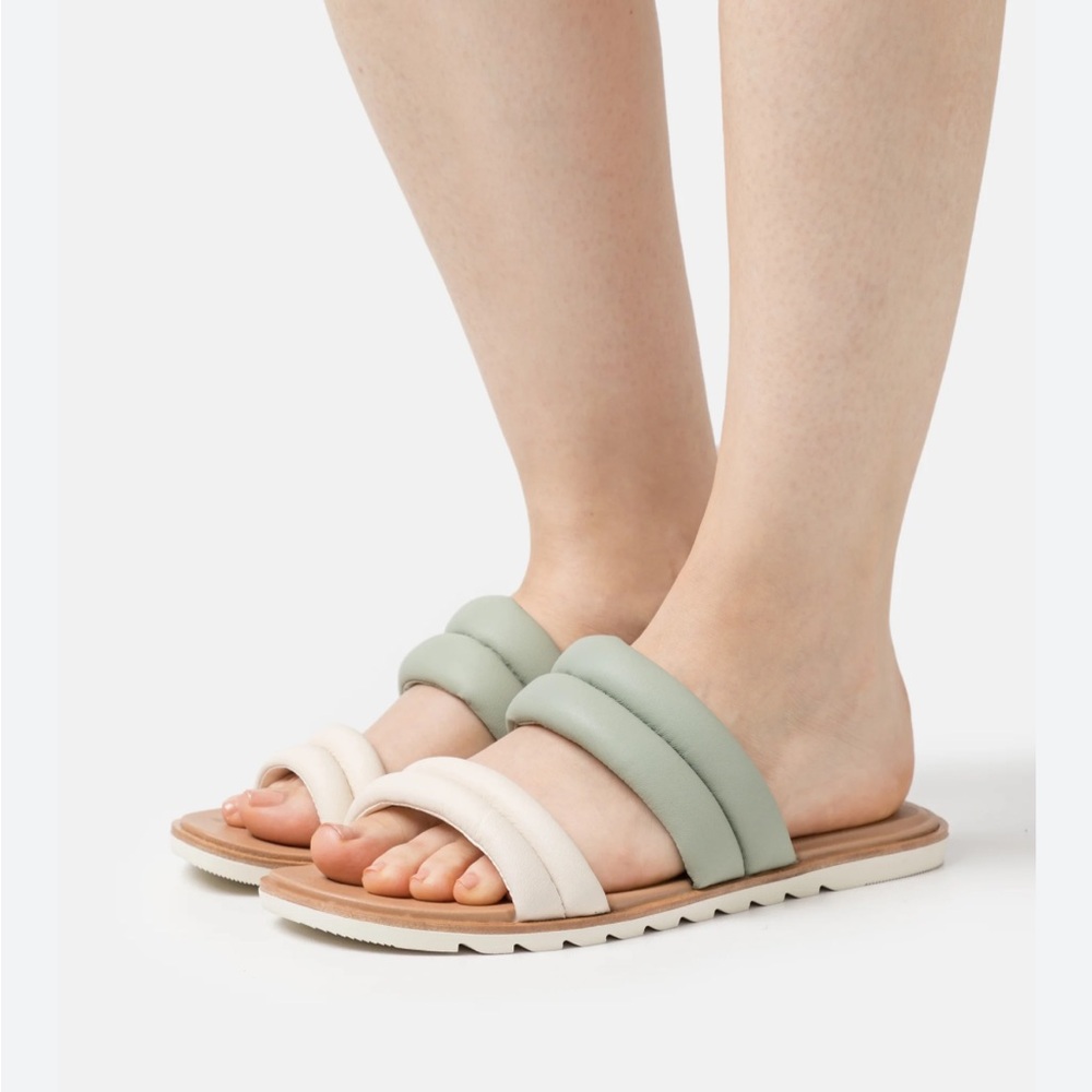 SOREL | puffy slides green and cream